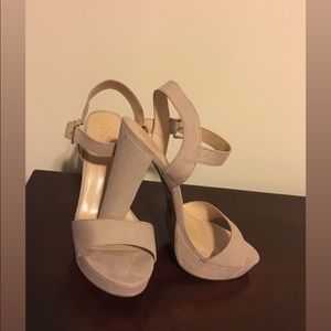 Lauren Conrad platform pumps